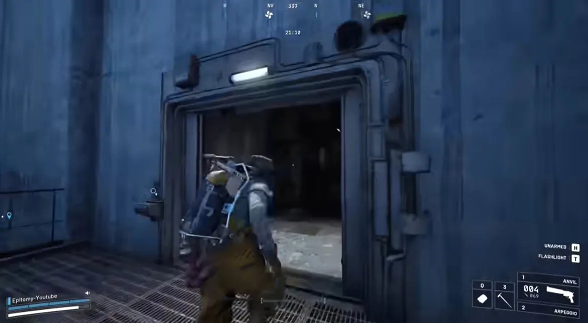 Entering the tunnel on Blue Gate map